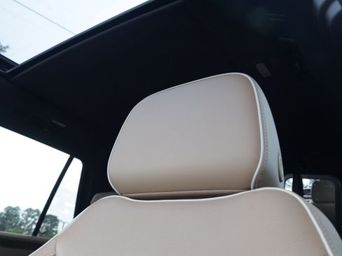 Used 2021 Chevrolet Tahoe Premier RWD image 12