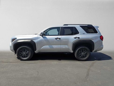 Certified 2026 Toyota 4Runner SR5 AWD/4WD image 6