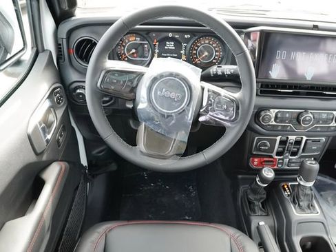 New 2025 Jeep Wrangler Unlimited Rubicon w/ Steel Bumper Group image 12