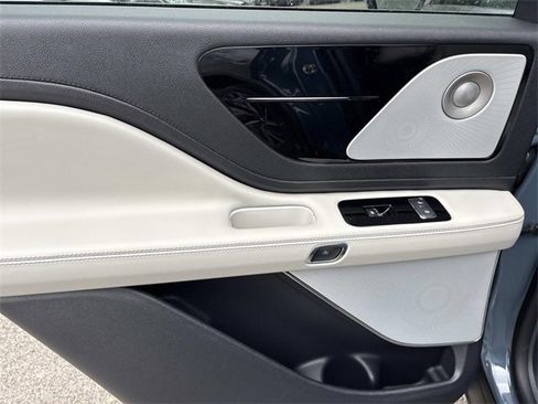New 2026 Lincoln Aviator Reserve image 17