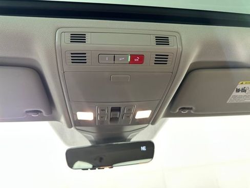 Used 2024 Volkswagen Jetta SEL image 24