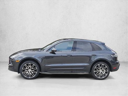 Used 2023 Porsche Macan image 9