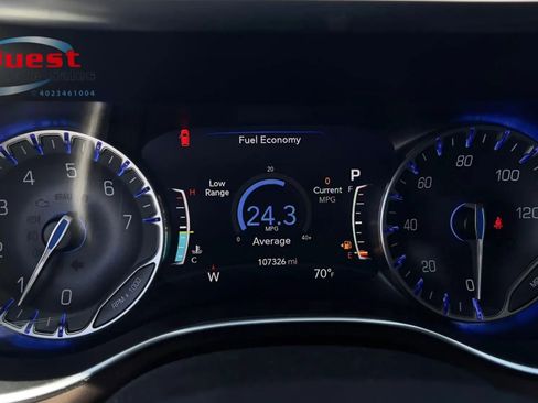 Used 2018 Chrysler Pacifica Touring-L Plus FWD image 38