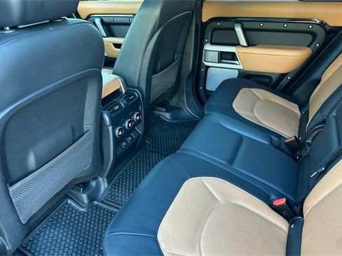 Certified 2023 Land Rover Defender 130 X-Dynamic SE image 11