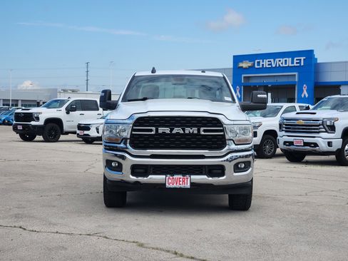 Used 2024 RAM 2500 Big Horn AWD/4WD image 2