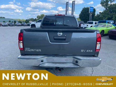 Used 2016 Nissan Frontier SV AWD/4WD image 12