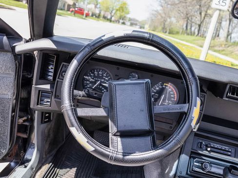 Used 1989 Chevrolet Camaro LT RWD image 46