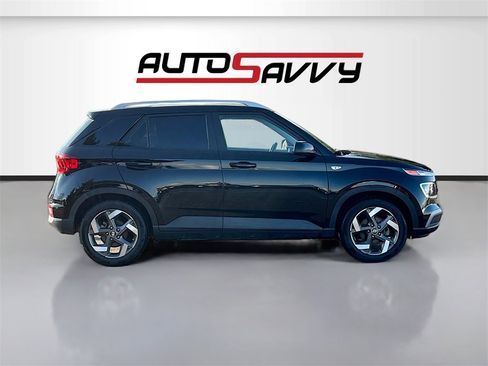 Used 2022 Hyundai Venue SEL w/ Cargo Package image 8