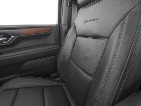 Used 2026 GMC Yukon Denali w/ Denali Reserve Package AWD/4WD image 30