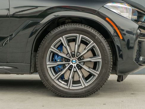 Used 2022 BMW X6 M50i w/ Premium Package image 40