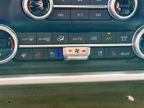 Used 2024 Ford Expedition XLT image 20