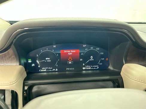 Used 2022 Lincoln Nautilus Reserve w/ Luxury Package image 13