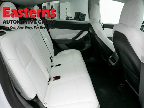Used 2022 Tesla Model Y Long Range AWD/4WD image 19