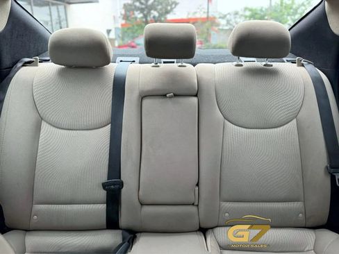 Used 2016 Hyundai Elantra Value Edition FWD image 13