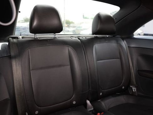 Used 2012 Volkswagen Beetle 2.5 FWD image 17