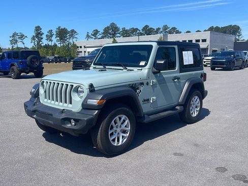 Used 2023 Jeep Wrangler Sport AWD/4WD image 3