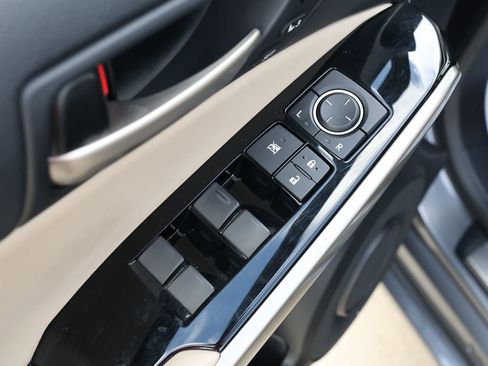 Used 2020 Lexus IS 300 w/ Premium Package image 27