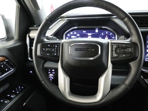 Used 2022 GMC Sierra 1500 Denali AWD/4WD image 3