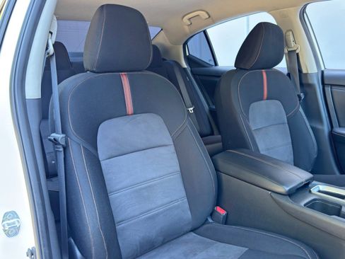 Used 2023 Nissan Sentra SR w/ Midnight Edition Package FWD image 29