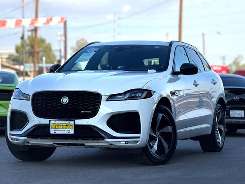 Used 2024 Jaguar F-PACE R-Dynamic S image 3