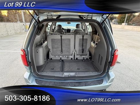 Used 2005 Chrysler Town & Country Touring w/ Luxury Group image 19