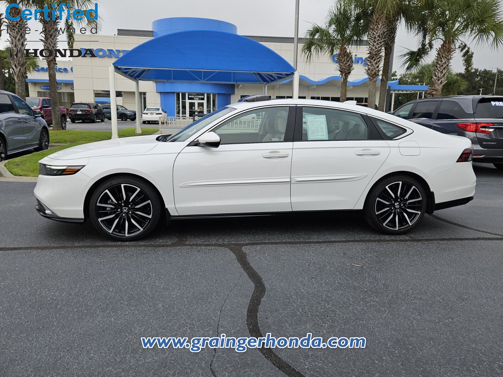 Certified 2023 Honda Accord Touring image 2