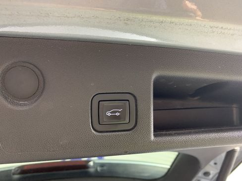 Used 2024 Chevrolet Equinox LT image 36