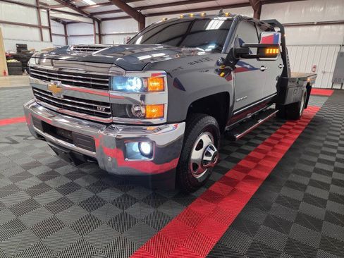 Used 2019 Chevrolet Silverado 3500 LTZ w/ Duramax Plus Package image 22