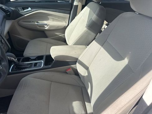 Used 2018 Ford Escape SE image 6