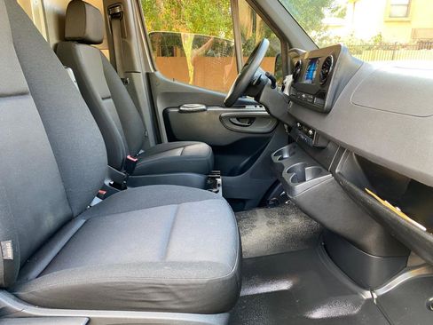 Used 2023 Mercedes-Benz Sprinter 2500 image 36