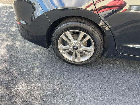 Used 2017 Hyundai Elantra Value Edition w/ Cargo Package FWD image 8