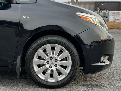 Used 2016 Toyota Sienna Limited Premium image 24