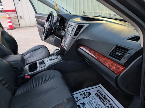 Used 2012 Subaru Outback 2.5i Limited w/ Moonroof Pkg AWD/4WD image 8