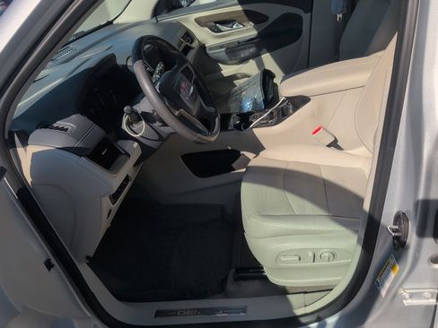 Used 2022 GMC Terrain Denali image 5