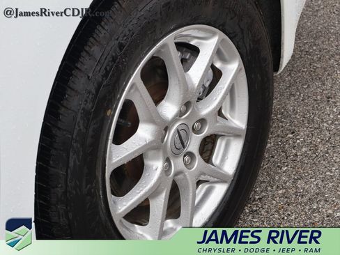 Used 2023 Chrysler Voyager LX FWD image 38