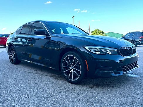 Used 2020 BMW 330i xDrive Sedan w/ Driving Assistance Package AWD/4WD image 3