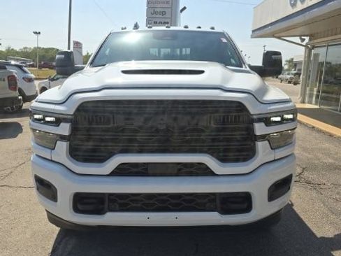 New 2026 RAM 2500 Laramie AWD/4WD image 7