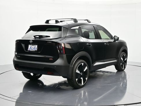 New 2026 Nissan Kicks SR w/ Cold Weather Package FWD image 5