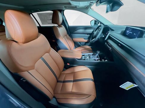 Used 2025 MAZDA CX-50 Meridian Edition w/ Apex Package image 23