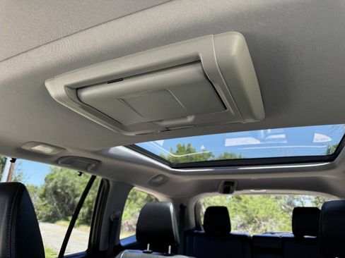 Used 2018 Honda Pilot Elite image 17