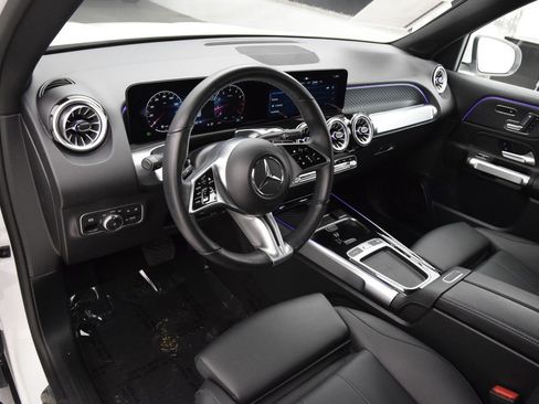 Certified 2024 Mercedes-Benz GLB 250 image 20