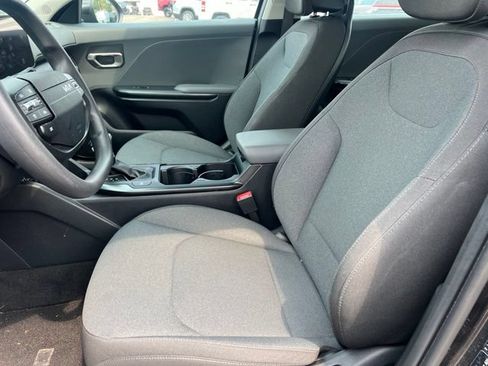 Used 2025 Kia K4 FWD image 21