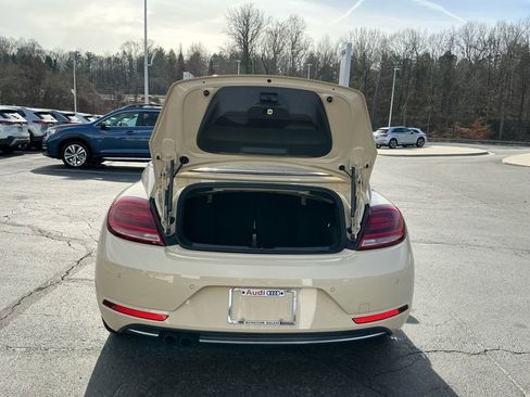 Used 2019 Volkswagen Beetle 2.0T S image 18