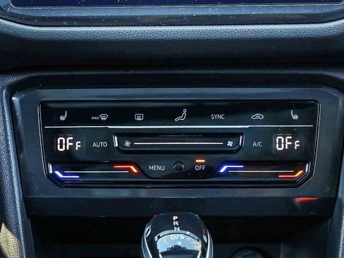 Used 2022 Volkswagen Tiguan SE R-Line image 14