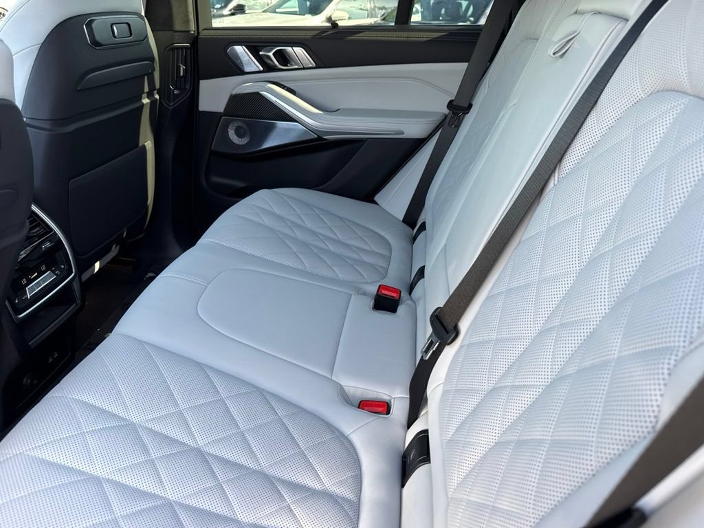 Used 2026 BMW X5 M60i AWD/4WD image 32