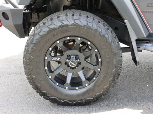 Used 2016 Jeep Wrangler Sport w/ Quick Order Package 24S AWD/4WD image 13