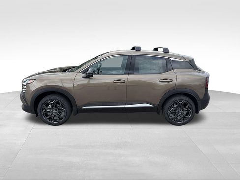 New 2026 Nissan Kicks SR w/ Cold Weather Package AWD/4WD image 3
