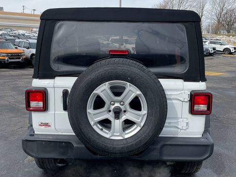 Used 2023 Jeep Wrangler Sport S image 8