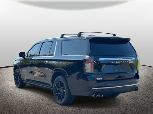 Used 2023 Chevrolet Suburban High Country AWD/4WD image 3