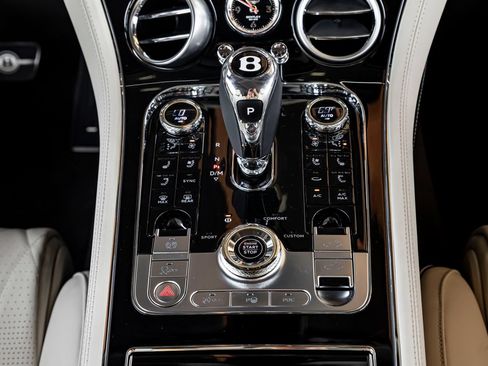 Used 2024 Bentley Continental GT Azure AWD/4WD image 24